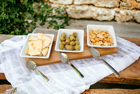 3er Keramikschalen-Set mit "schwebendem" Holzbrett
